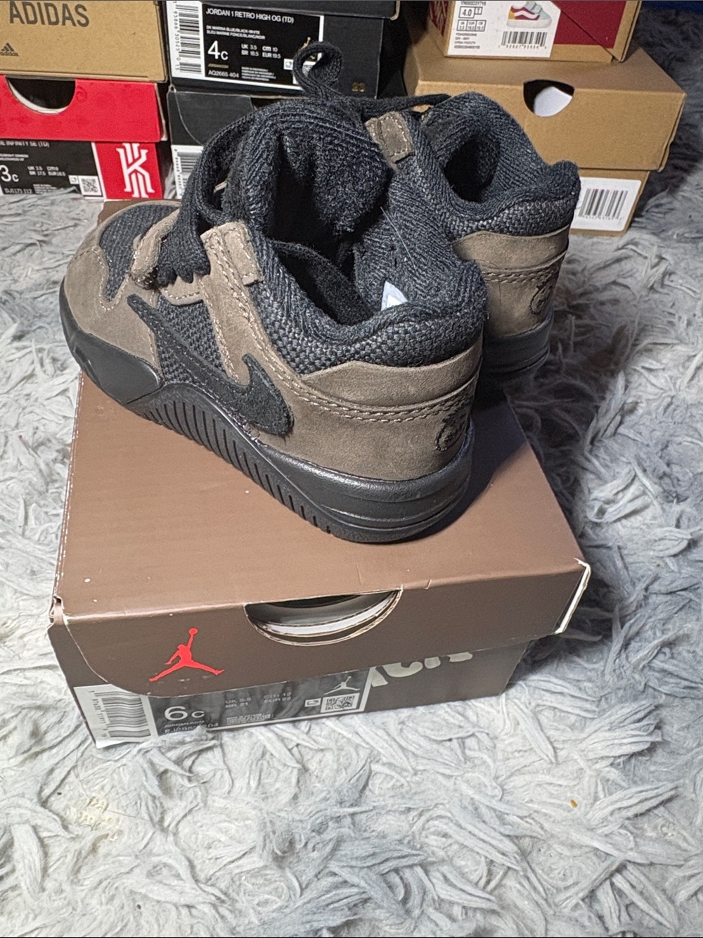 Jordan Brown and Black Mid-Top Kids' Sneakers CACTUS JACK